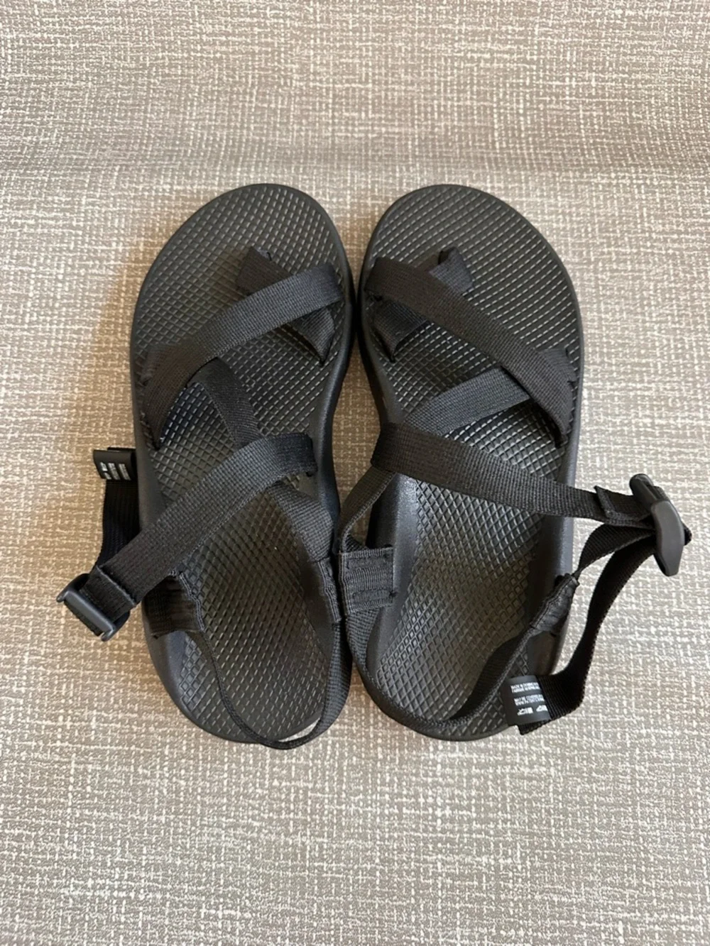 Chaco Black Strappy Outdoor Sandals men’s size 9